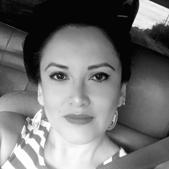 Meet your Posher, Johanna - Picture 2 of 2